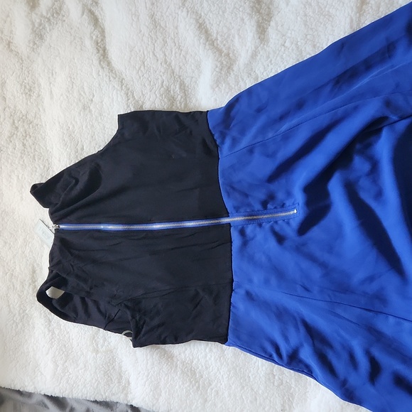 Dress - Picture 2 of 4